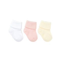 Hediye Kutusu 3-pack baby girl socks in white, pink, and cream. Soft 100% cotton for sensitive skin.