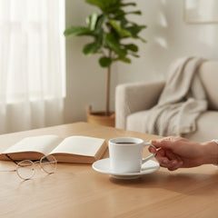 Hediye Kutusu beyaz porselen Türk kahvesi fincanı ve tabağı, minimalist tasarım, 6 cl.
