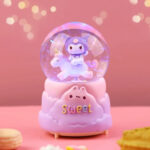 Kuromi Işıklı Müzikli Kar Küresi Orta Boy
