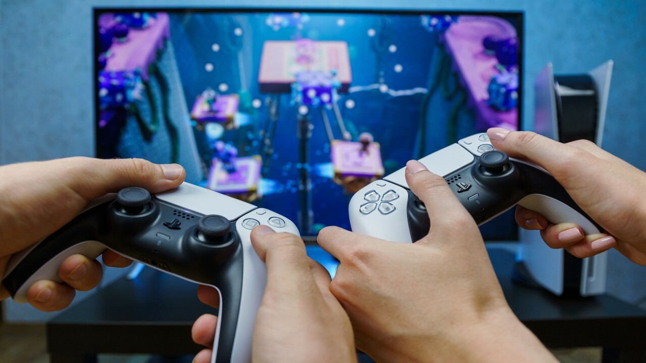 Gamer sevgiliye hediye almak2 | Hediye Kutusu Gamer sevgiliye hediye almak